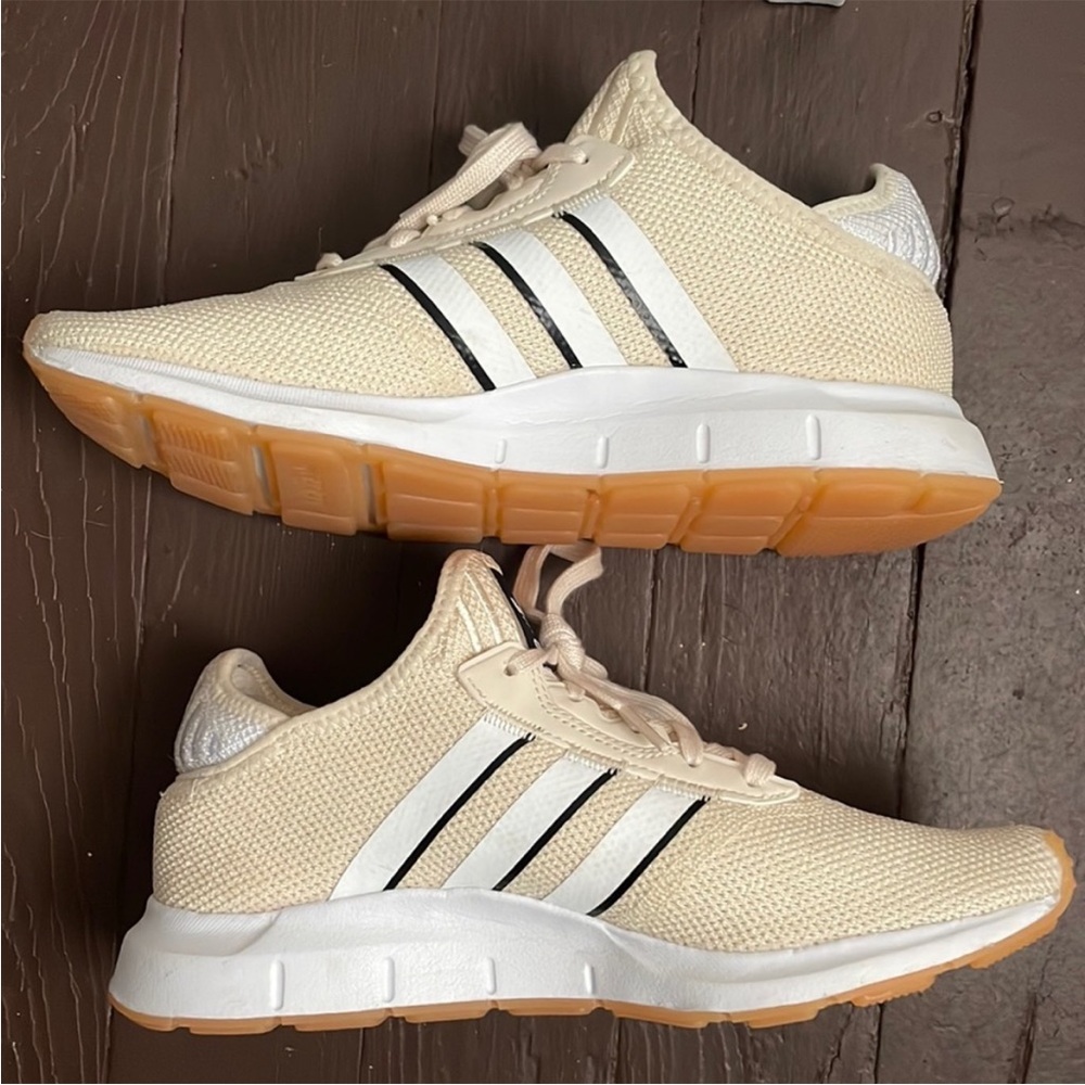 Adidas Swift Run - image 1